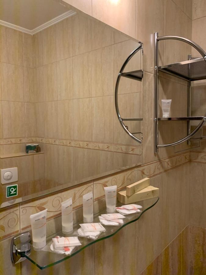 Hotel Tatra Malacky Esterno foto