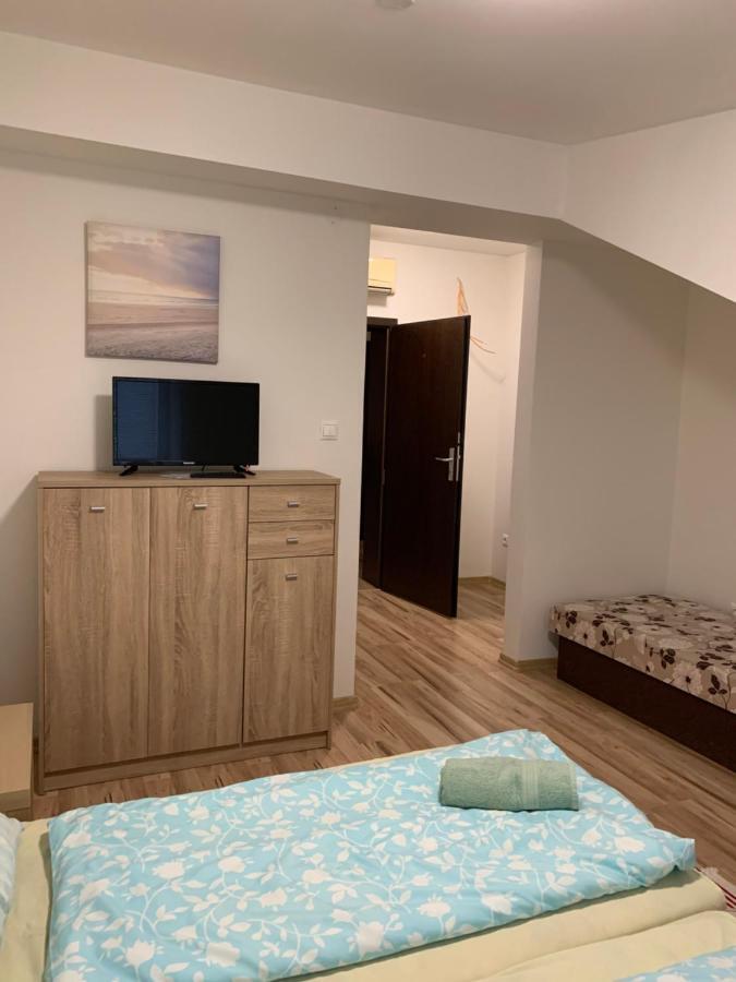 Hotel Tatra Malacky Esterno foto